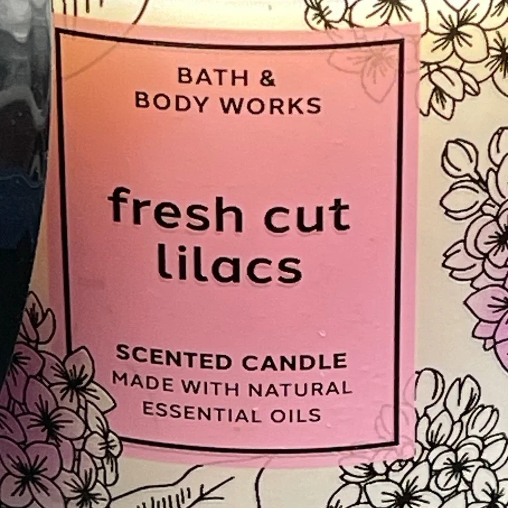 Bath‎ & Body Works Fresh Cut Lilacs 3-Wick Scented Candle 14.5oz Essential Oil